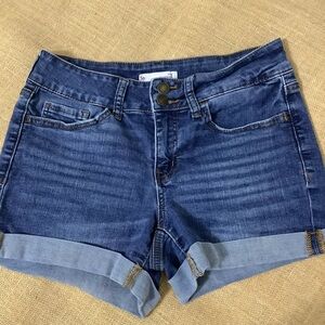 So Low Rise Favorite MIDI 7 Jeans Shorts Size 7  (0149)